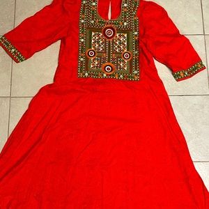 Indian Chudi Dar, Indian cotton style top that can be worn with leggings.